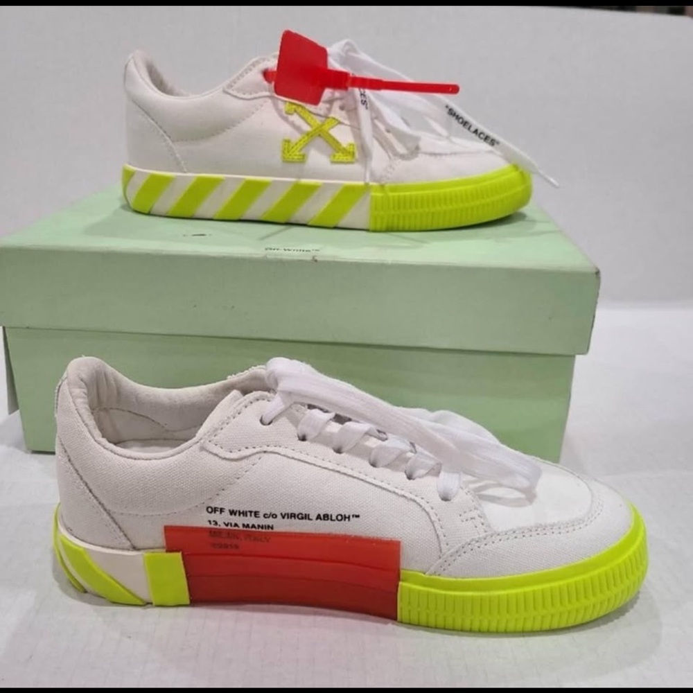 OFF-WHITE Canvas Arrow Low Vulcanized White Yellow